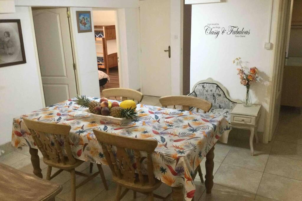 Peaceful 3 Bedroom 8 Person Ground Floor Apartment With Large Private Heated Pool La Digne-d'Amont Exterior photo
