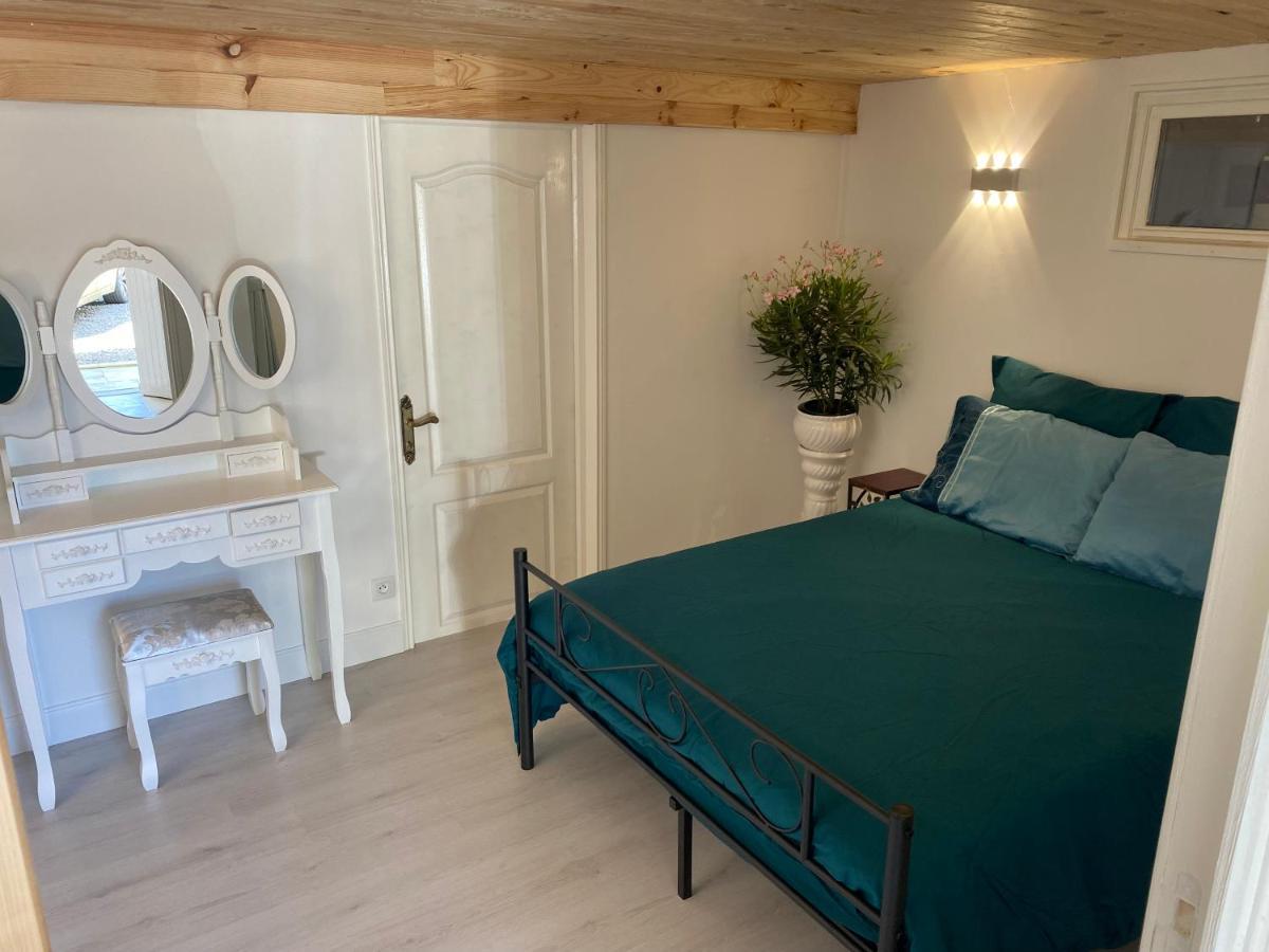 Peaceful 3 Bedroom 8 Person Ground Floor Apartment With Large Private Heated Pool La Digne-d'Amont Exterior photo